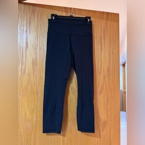 WORN ONCE: Lululemon Athletica Black Cropped Leggings
